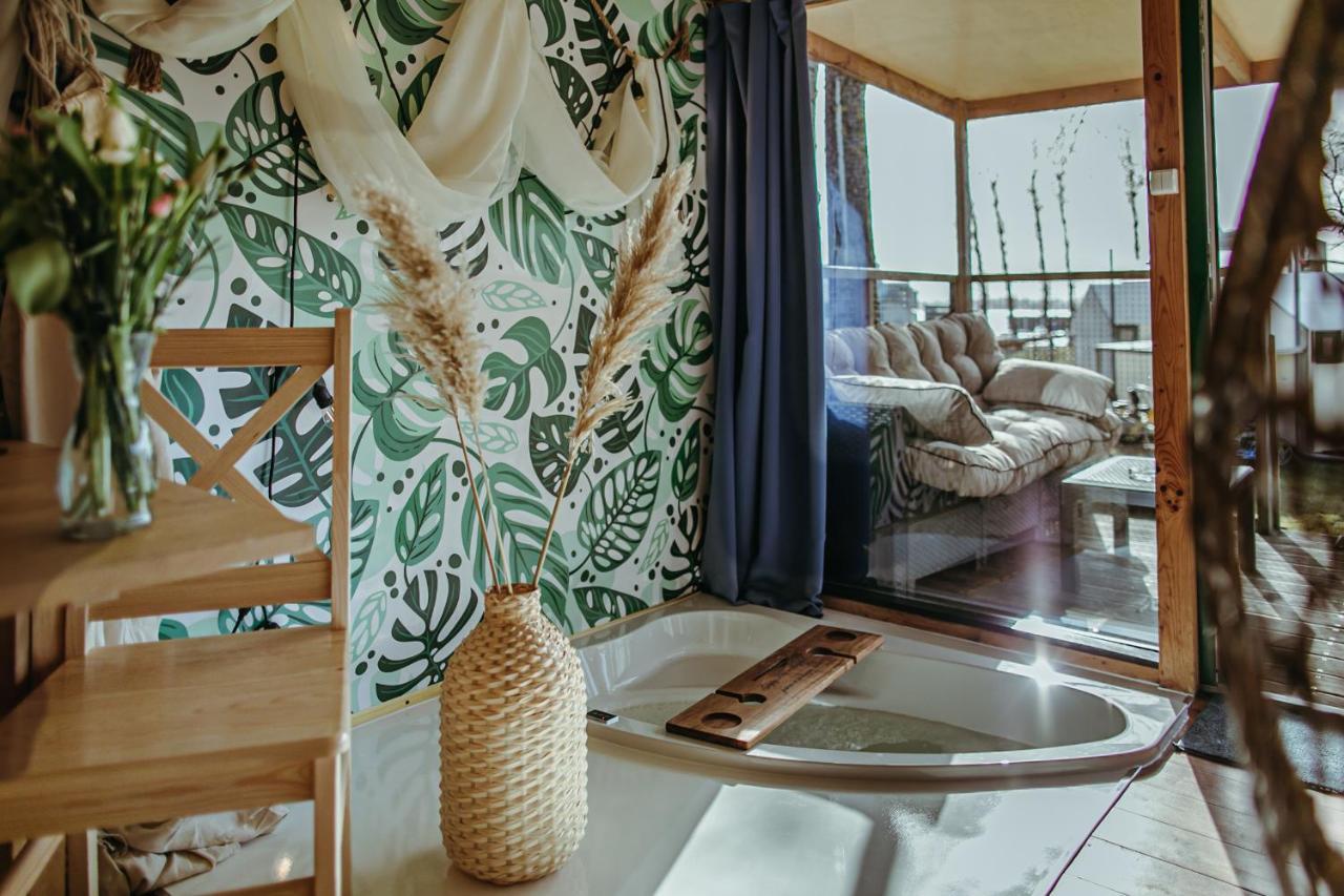 Herbals - Tree&Lake Houses With Bath, Sauna, Bikes, Motorboat Mielno  Ngoại thất bức ảnh
