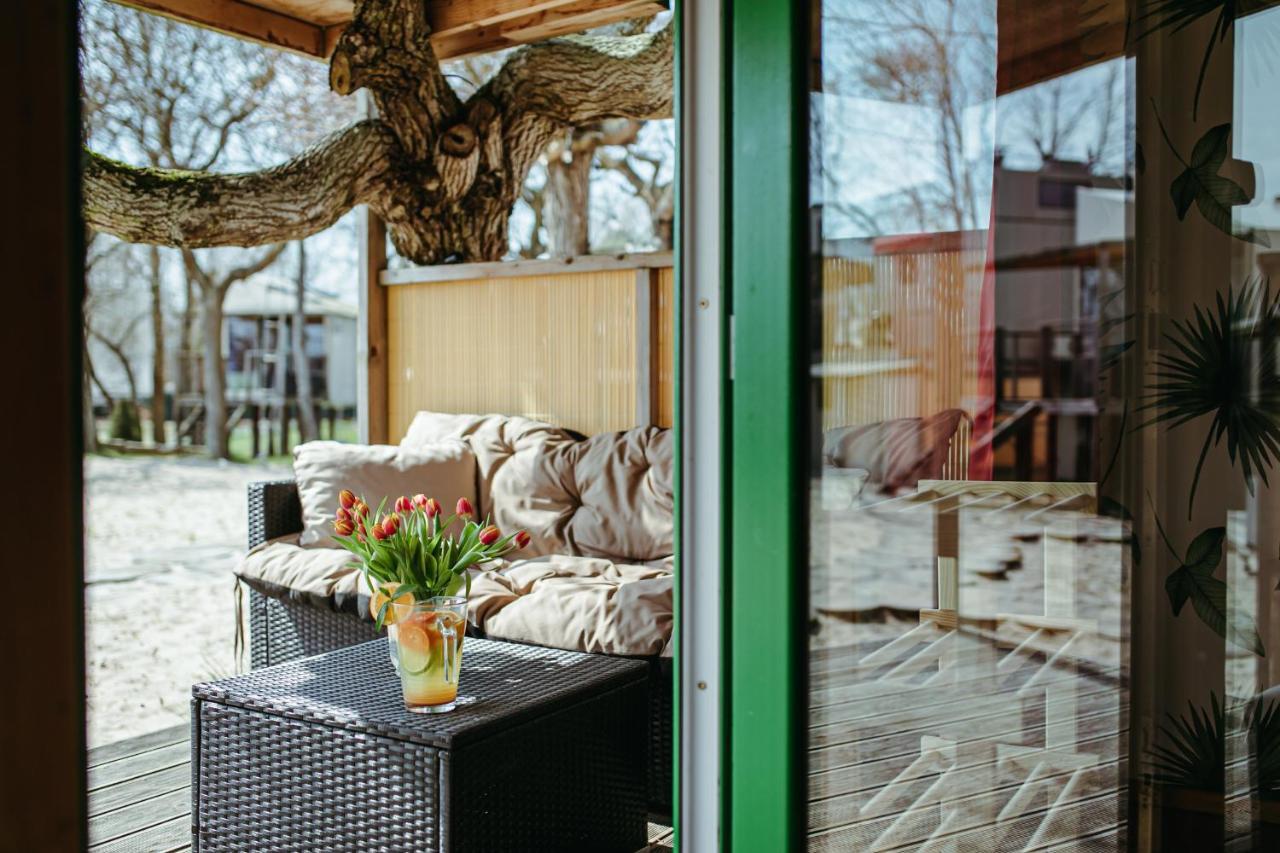 Herbals - Tree&Lake Houses With Bath, Sauna, Bikes, Motorboat Mielno  Ngoại thất bức ảnh