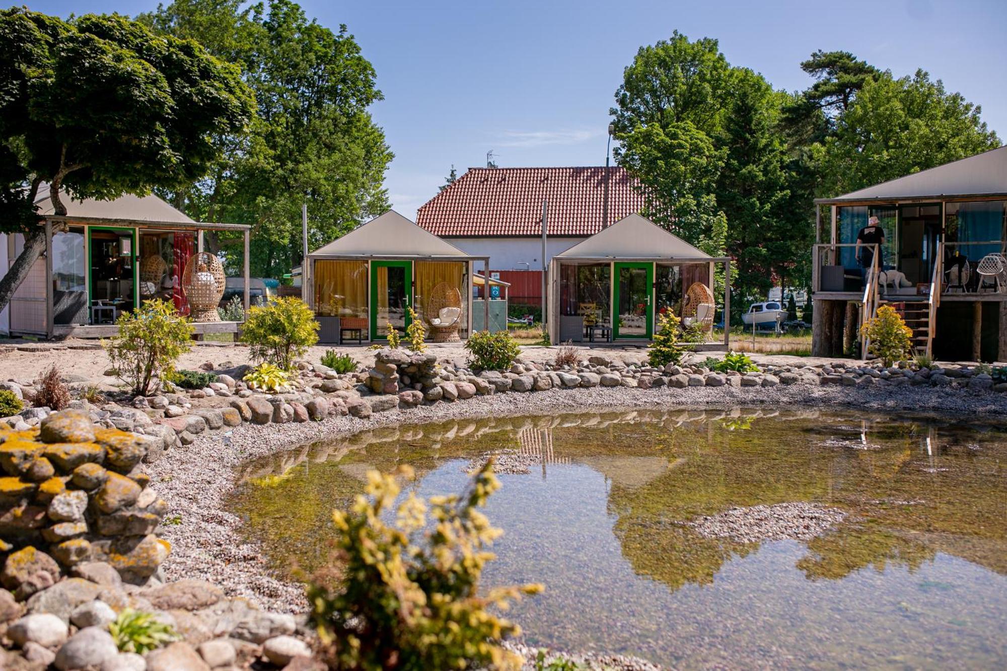 Herbals - Tree&Lake Houses With Bath, Sauna, Bikes, Motorboat Mielno  Ngoại thất bức ảnh