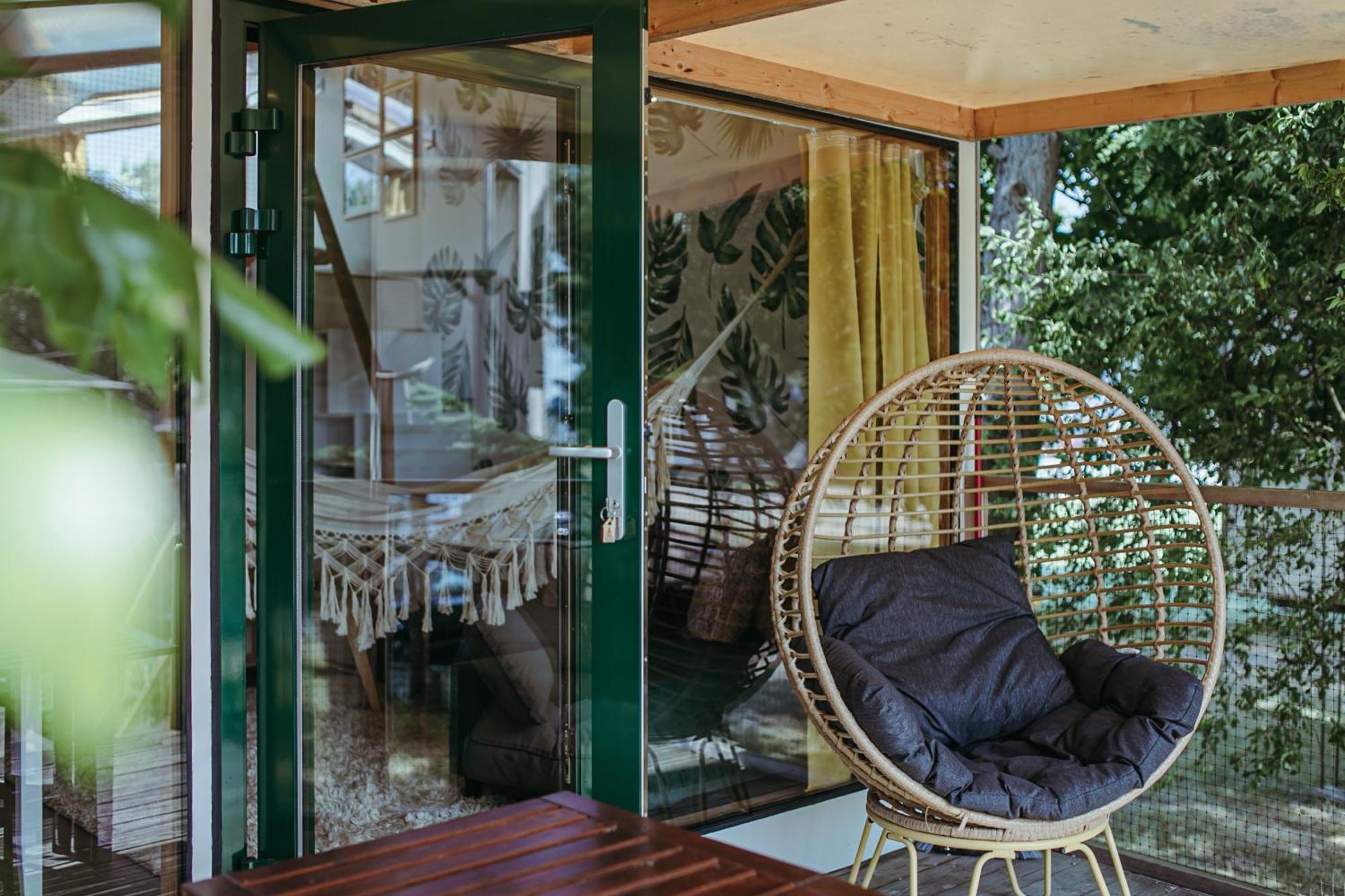 Herbals - Tree&Lake Houses With Bath, Sauna, Bikes, Motorboat Mielno  Phòng bức ảnh